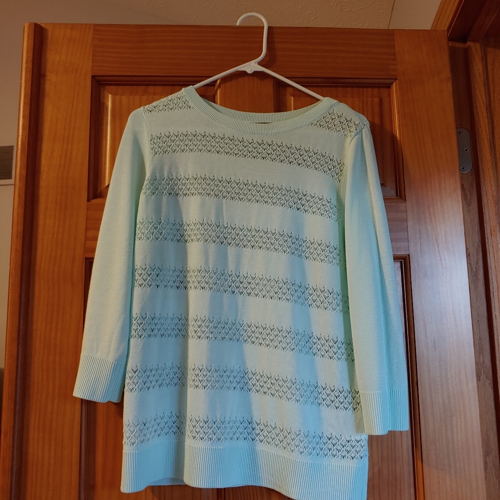 Lightweight sweater